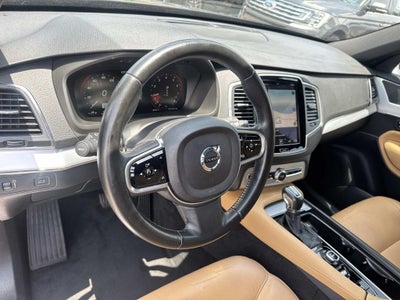 2017 Volvo XC90 T6 Momentum