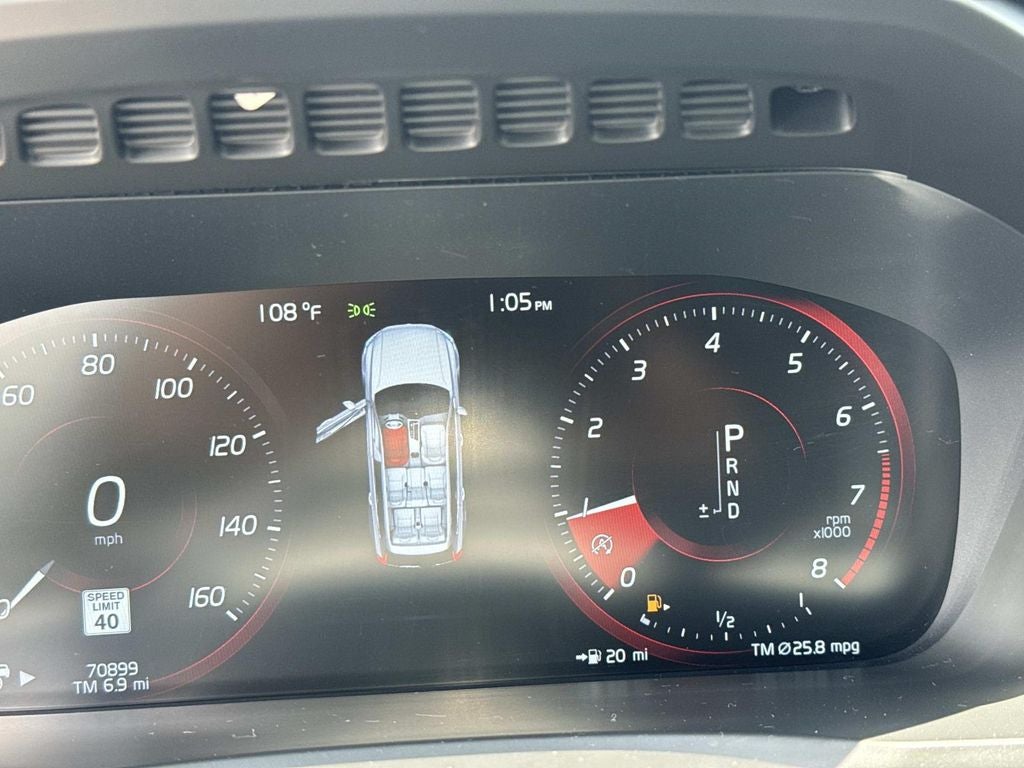 2017 Volvo XC90 T6 Momentum
