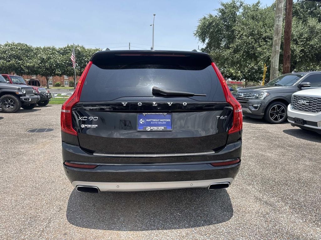 2017 Volvo XC90 T6 Momentum