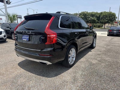 2017 Volvo XC90 T6 Momentum