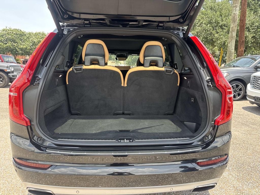2017 Volvo XC90 T6 Momentum