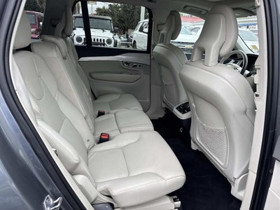 2018 Volvo XC90 T6 Momentum