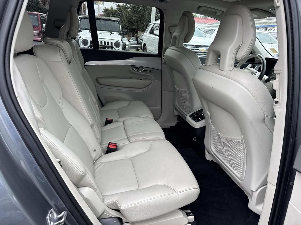 2018 Volvo XC90 T6 Momentum