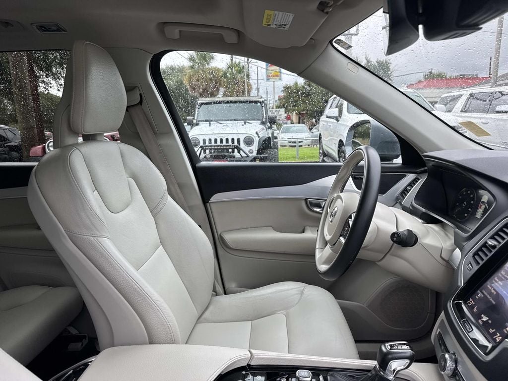 2018 Volvo XC90 T6 Momentum