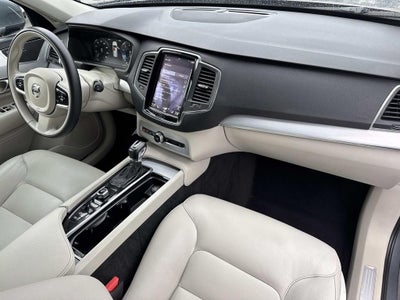 2018 Volvo XC90 T6 Momentum