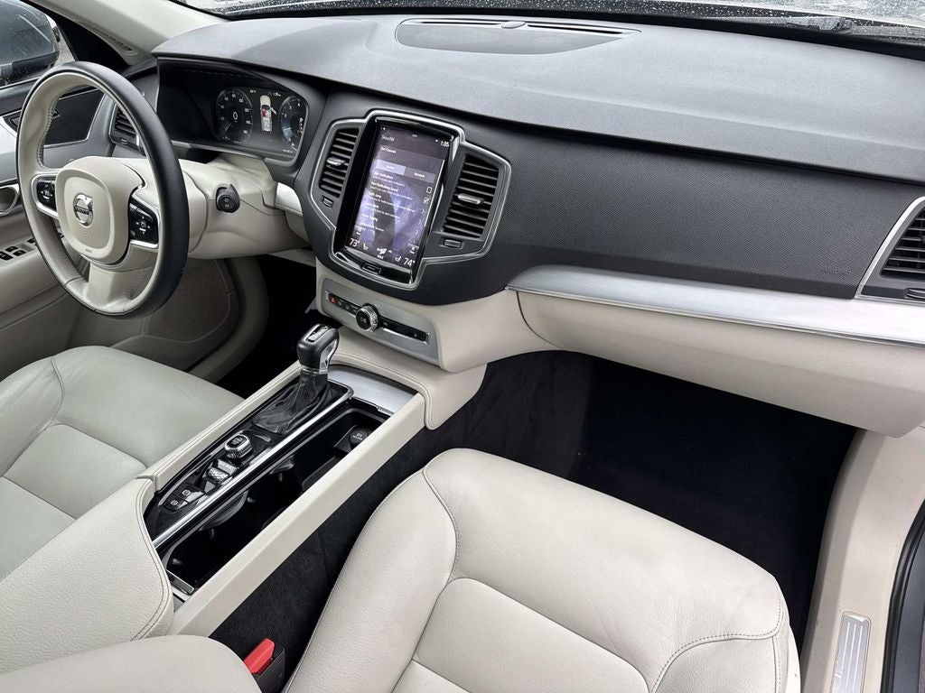 2018 Volvo XC90 T6 Momentum