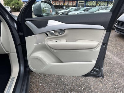 2018 Volvo XC90 T6 Momentum