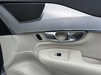2018 Volvo XC90 T6 Momentum