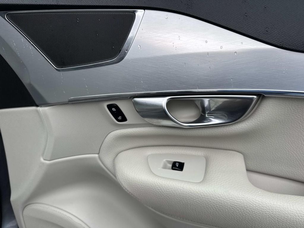 2018 Volvo XC90 T6 Momentum