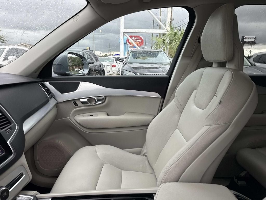 2018 Volvo XC90 T6 Momentum