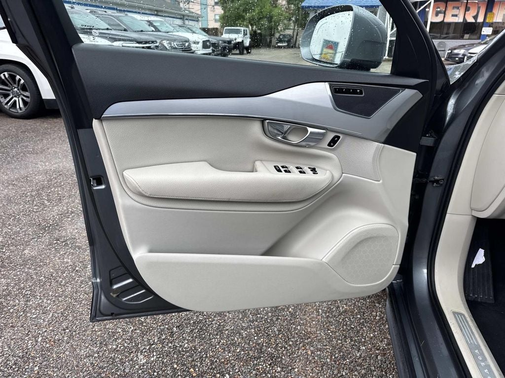 2018 Volvo XC90 T6 Momentum