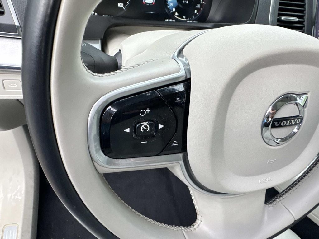 2018 Volvo XC90 T6 Momentum