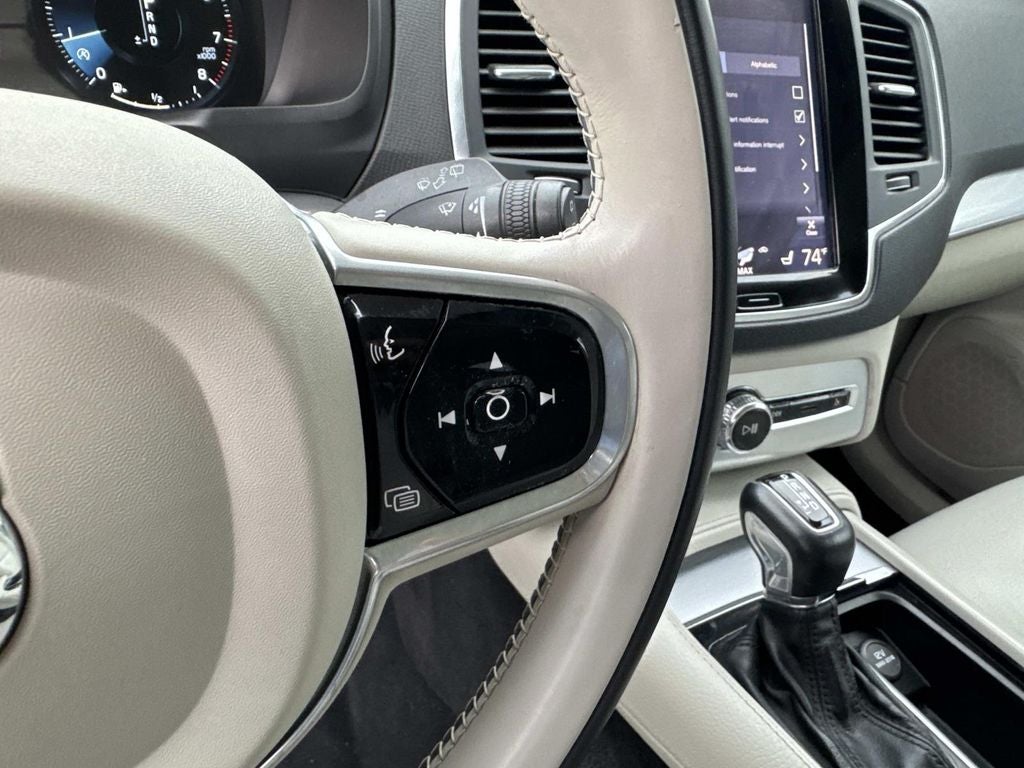 2018 Volvo XC90 T6 Momentum