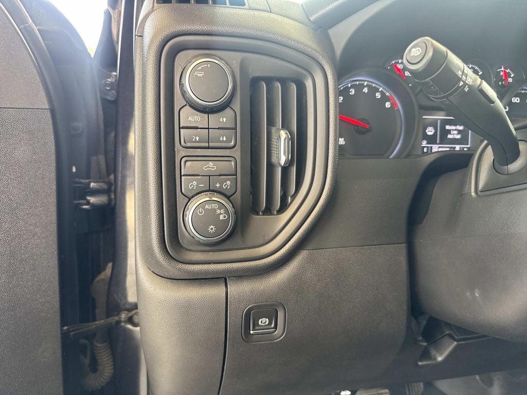 2023 Chevrolet Silverado 1500 Custom Trail Boss